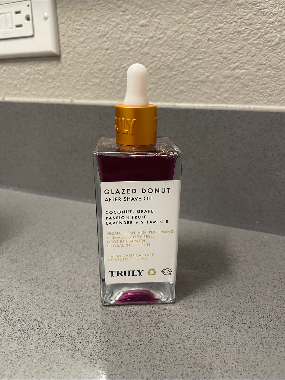 TRULY  Glazed Donut After Shave Oil